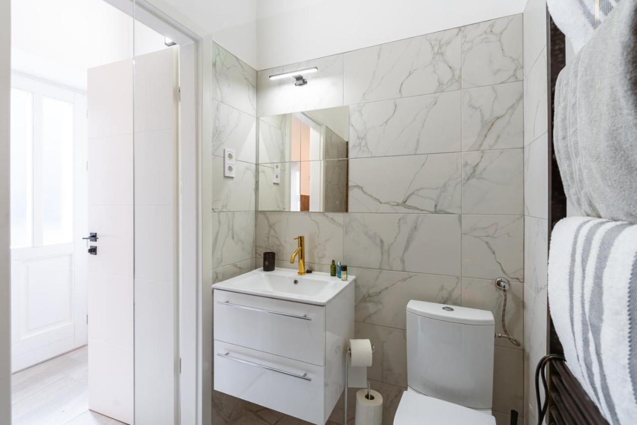 King'S Comfort - Superb Modern Style Apartment At Gozsdu Garden Budapest Exteriör bild