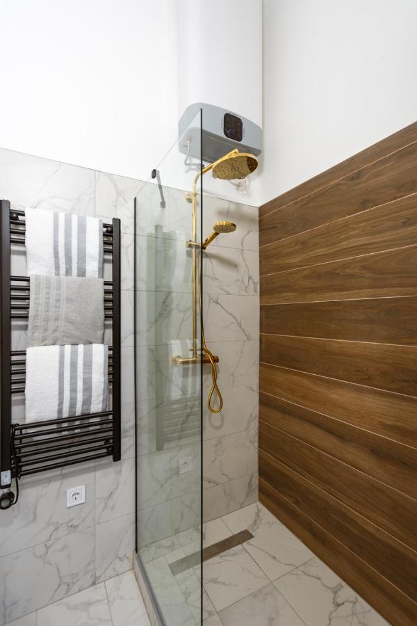 King'S Comfort - Superb Modern Style Apartment At Gozsdu Garden Budapest Exteriör bild